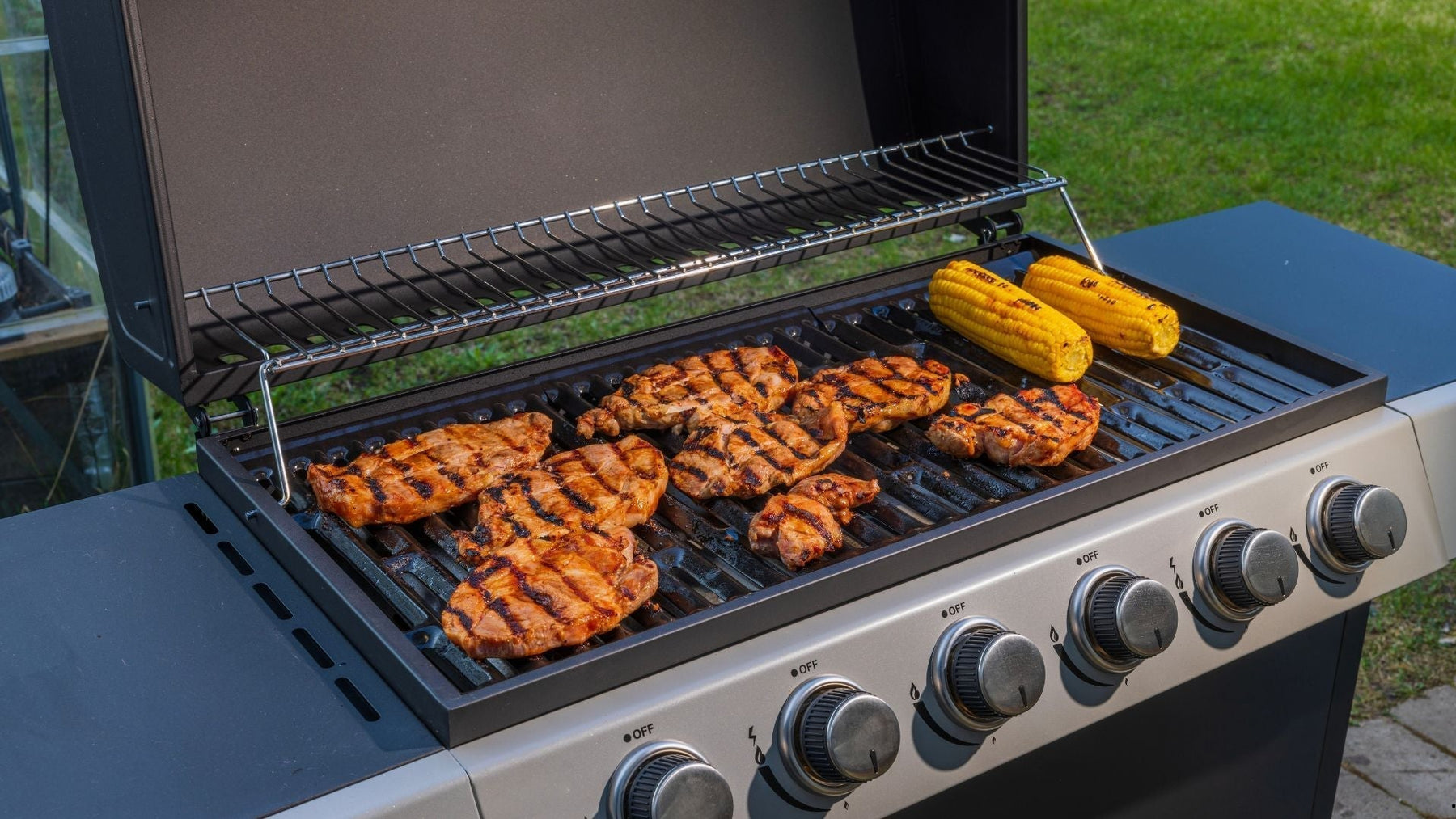 How to Clean and Maintain Your Grill for Spring